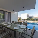 With 2 Pools, And Sauna Sunce Τρογκίρ