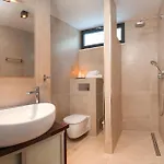 Βίλα With 2 Pools, And Sauna Sunce