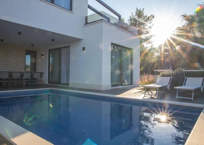 With 2 Pools, And Sauna Sunce Villa Trogir