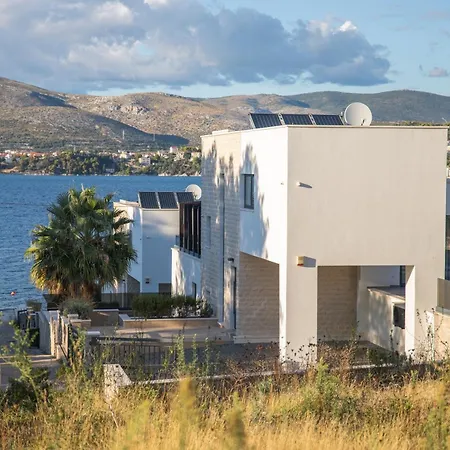 With 2 Pools, And Sauna Sunce Traù