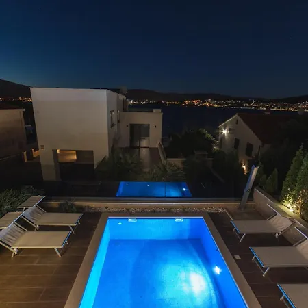 With 2 Pools, And Sauna Sunce Villa *
