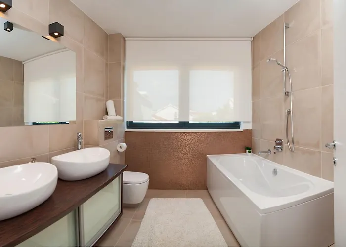 With 2 Pools, And Sauna Sunce Villa Traù