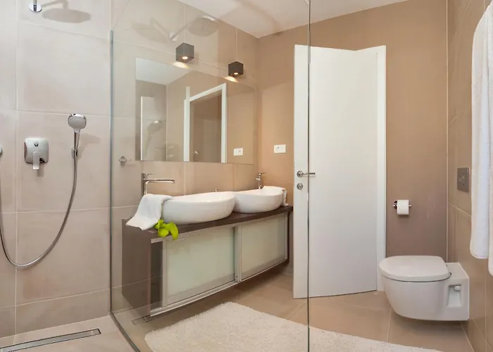 With 2 Pools, And Sauna Sunce *