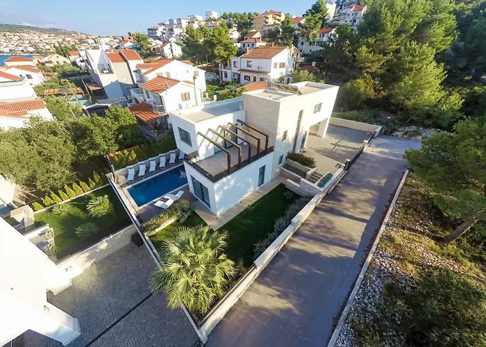 With 2 Pools, And Sauna Sunce *